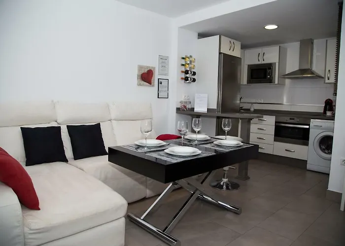 Piso En Emili's House דירה